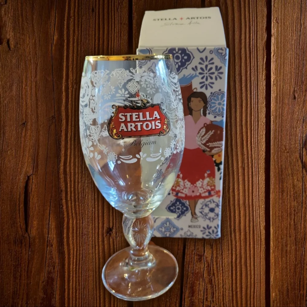 NEW STELLA ARTOIS 33cl Mexico Chalice Limited Edition Glass 2018  Silvana Avila